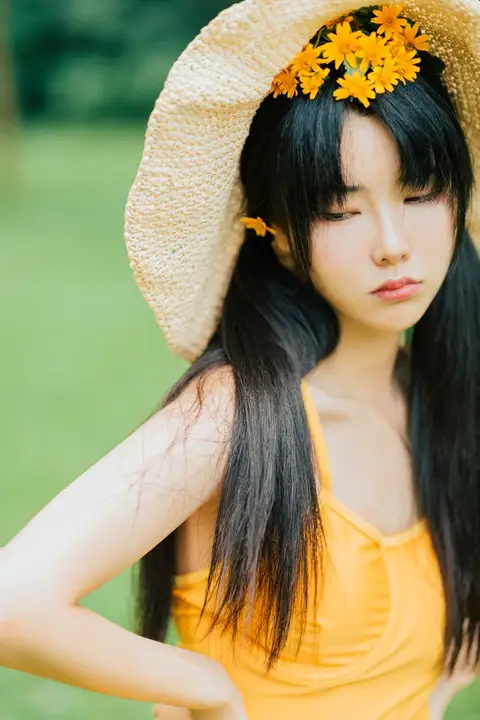 Y136 菠萝少女 三重子[30+1P／227MB]