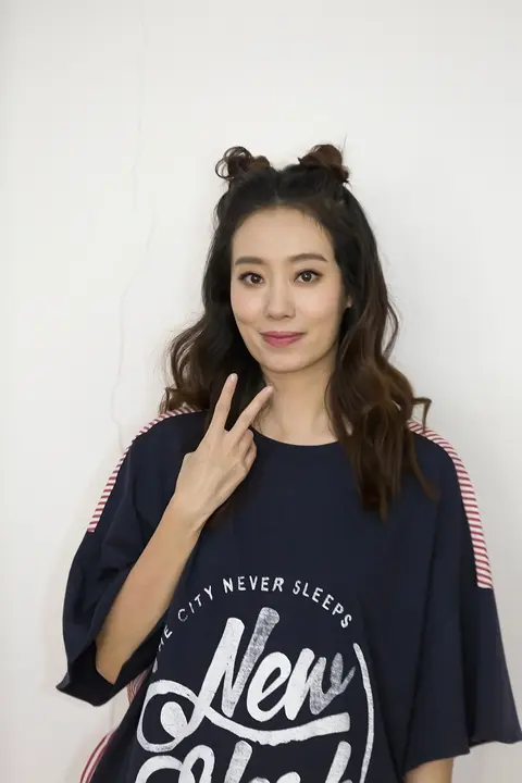 M938 张小斐3组剧照300p+3组棚拍100p 2.96g