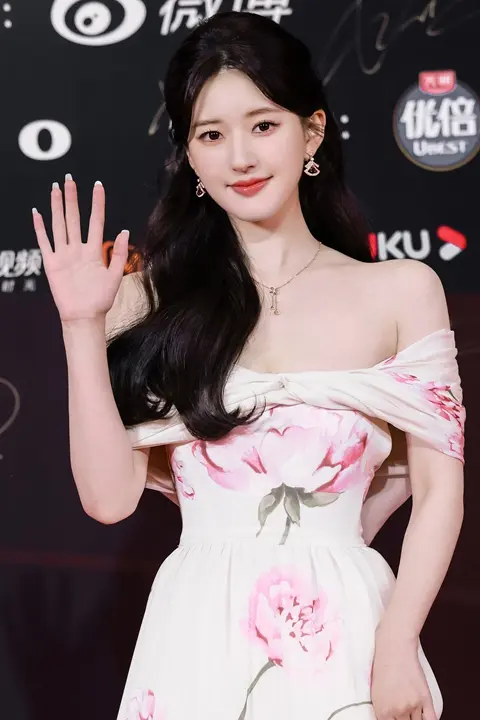 M590 赵露思87p-9m