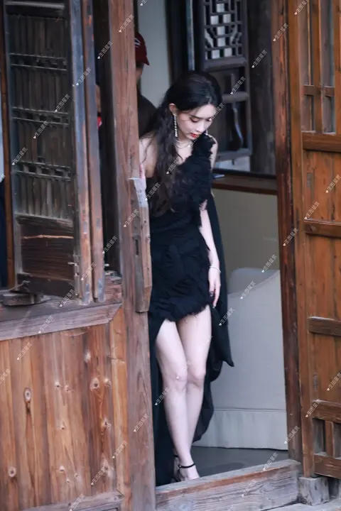 M864 孟子义GQ外拍特写159p-13m水印