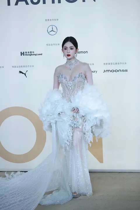 M923 古力娜扎vogue105p-6m 无水印