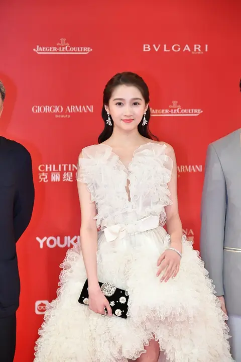 M925 关晓彤侧开白色礼服 62P-3m