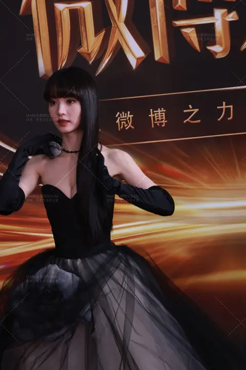 M929 田曦薇微博之夜112p-13m