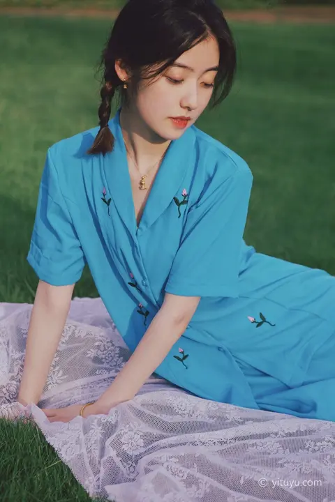 Y269 夏日伊始 而光阴皎洁n[23+1P／283MB]