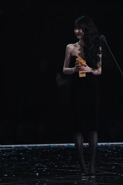 M913 田曦薇腾讯星光大赏内场97p-15m1.23g